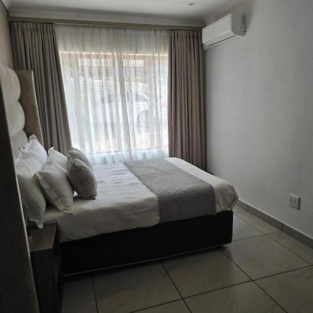 Bonim Guesthouse - Aka Magisha Guesthouse Mbombela Bagian luar foto